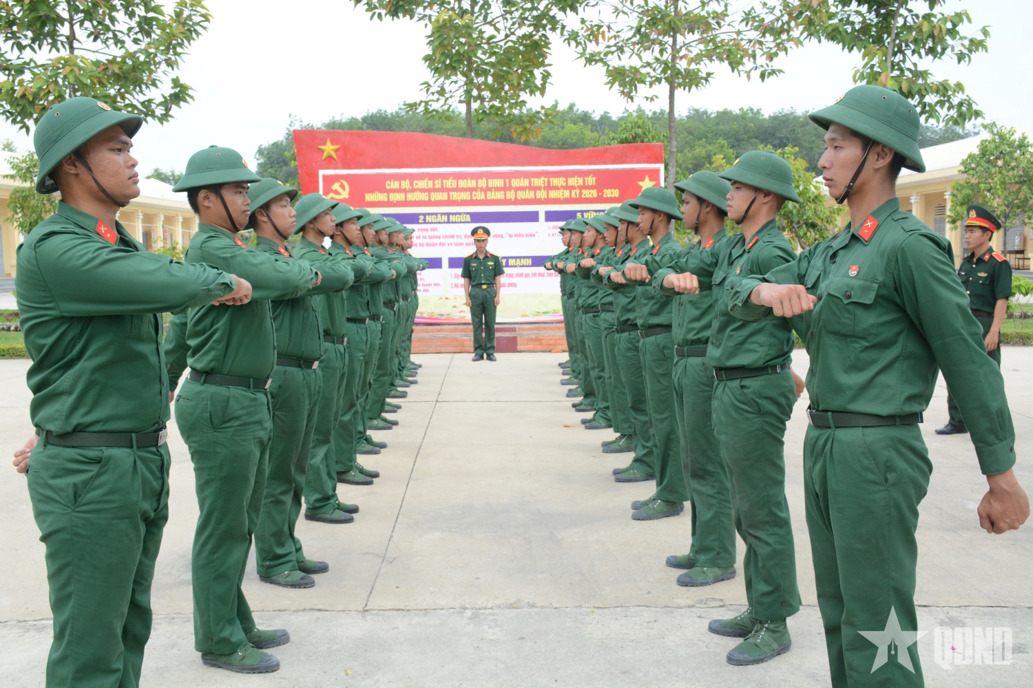 Xây dựng nền nếp chính quy vững chắc từ những mô hình thiết thực